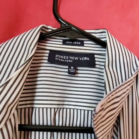 Button Up Shirt Sz M - Picture 2 of 3